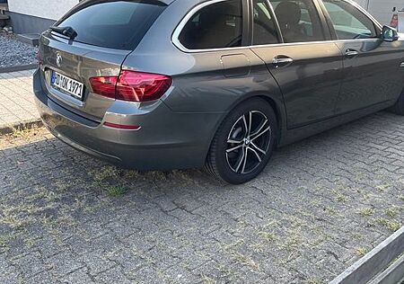 BMW 520d xDrive Touring A -