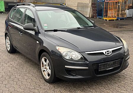 Hyundai i30 CW blue 1.4 2.Hand - Klima - TÜV bis 07-2026