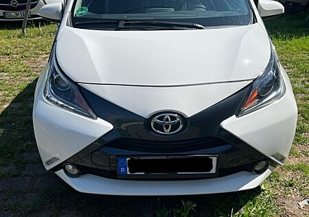 Toyota Aygo (X) Aygo (X) 1,0-l-VVT-i x-play touch x-play touch