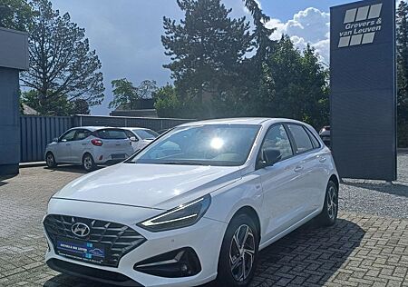 Hyundai i30 1.5T-GDi 48V 6iMT INTRO+ LED NAVI WINTERP 16