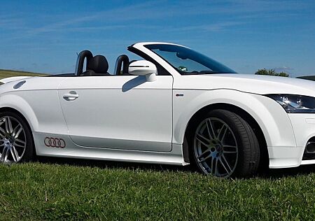 Audi TT Roadster 2.0 TFSI S tronic quattro -