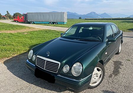 Mercedes-Benz E 240 AVANTGARDE Avantgarde