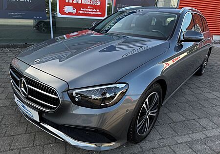 Mercedes-Benz E 200 d T Avantgarde -MBUX-LED-DST-AHK-1 HAND