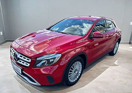 Mercedes-Benz GLA 180 1.Hand Unfallfrei Navi Kamera Tempo AHK