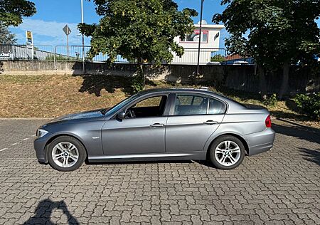 BMW 320i Navi PDC Teil-Leder 2.Hand
