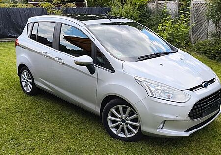 Ford B-Max 1,5 TDCI Titanium Pano (Größe wie Fiesta)