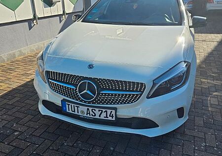 Mercedes-Benz A 200 d Urban-Night *Pano, Subwoofer*