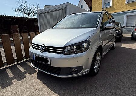 VW Touran Volkswagen 1.6 TDI - Navi/ Klima / Temp / Euro 5