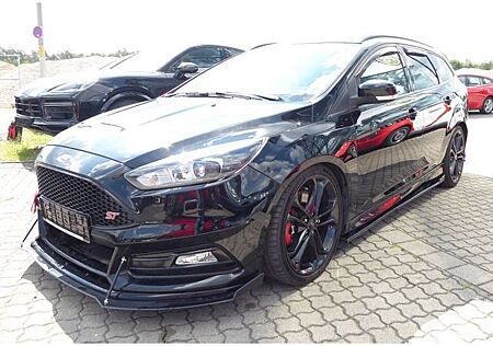 Ford Focus Turnier ST 2.0 EcoBoost Sport Umbau