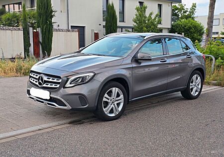 Mercedes-Benz GLA 220 d DCT Pano/Kamera/KeylessGo/8-Fach LM