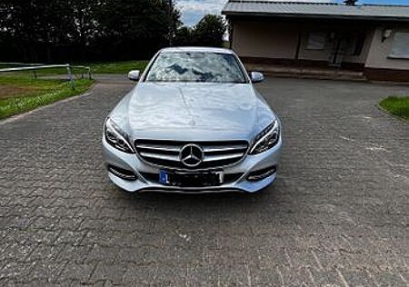 Mercedes-Benz C 220 d -