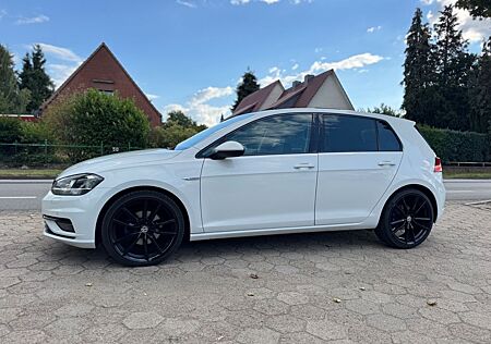 VW Golf Volkswagen VII 1.5 Lim. DSG*19'+Massage+Navi+Alcantara