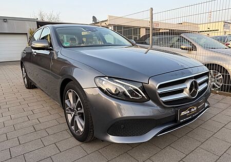 Mercedes-Benz E 300 AVANTGARDE ,NAVi/9G/SCHIEBEDACH/LED