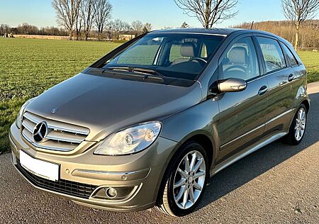 Mercedes-Benz B 180 CDI - Scheckheft - Panorama - TÜV Neu