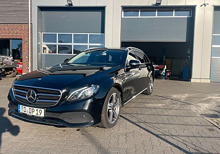 Mercedes-Benz E 400 E 400d Avantgarde 4Matic LED Luftfahrwerk SHZ