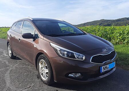 Kia Cee'd Sportswagon 1.6 GDI Vision Sportswagon...