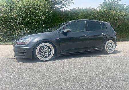 VW Golf Volkswagen VII Lim. GTI 19Zoll!H&R!BullX!