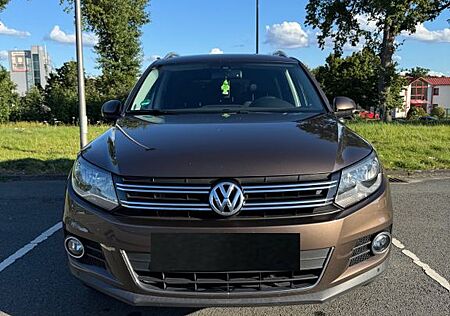 VW Tiguan Volkswagen 2.0 TDI DSG 4MOT BMot Tech Sport & St...