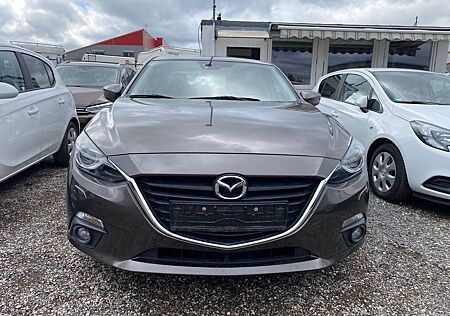 Mazda 3 Lim. Center-Line