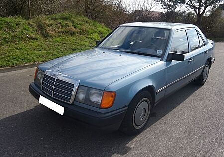 Mercedes-Benz E 230 Limosine Automatik Or 155.000KM