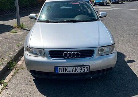Audi A3 1.8 Automatik/ TÜV 05/26