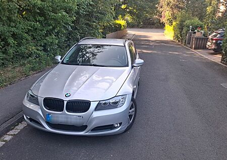 BMW 318i Touring-KLIMA-SITZHEIZUNG-PDC-RELING-MFL-
