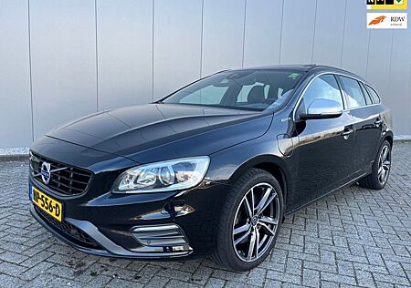 Volvo V60 2.4 D5 Twin motor R-Design/ Adaptive