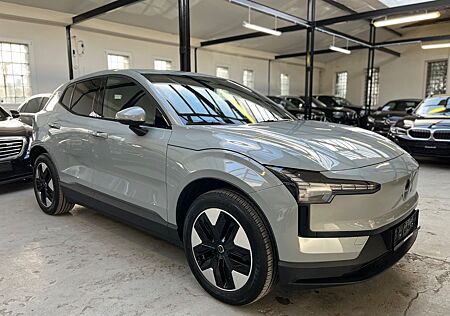 Volvo EX30 Core 2WD Pure Electric*4TKM*SONDERLACK*