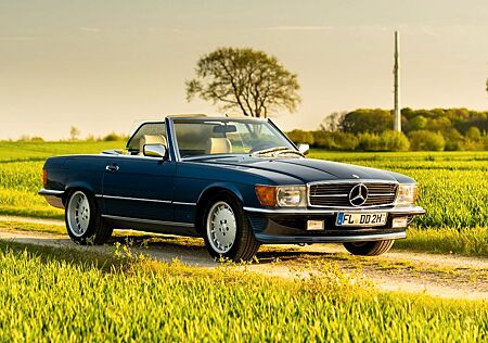 Mercedes-Benz SL 300 R107 Roadster Erstlack, rostfrei S-Heft Historie