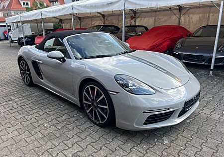 Porsche Boxster 718 S Sport Crono Sitz Auspuff.