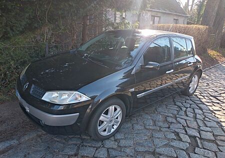 Renault Megane 2. TUV bis 7.2026. Kein Rost