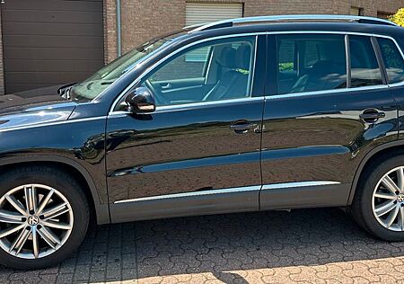 VW Tiguan Volkswagen 1.4 TSI DSG BMotion Tech Sport & Styl...