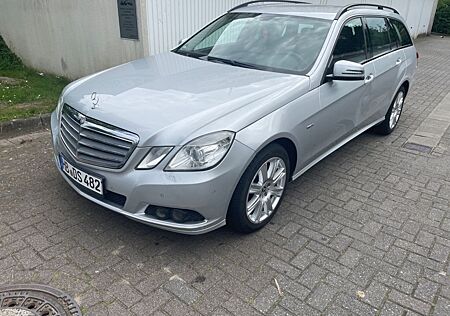 Mercedes-Benz E 200 CDI T BlueEFFICIENCY -