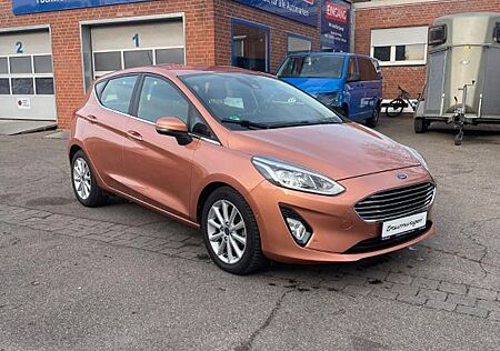 Ford Fiesta Titanium, 1. Hand, LED, Allwetter neu,