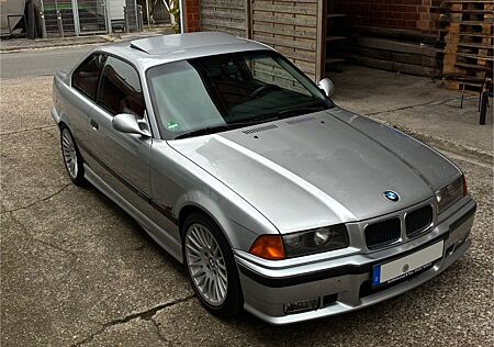 BMW 320i Coupe M-Paket