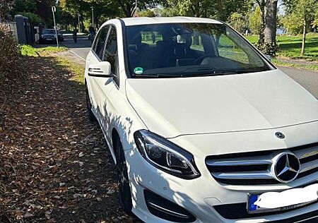 Mercedes-Benz B 180 Benzin AHK-NAVI-KLIMA-SITZHEIZUNG