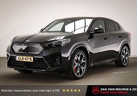 BMW iX2 xDrive30 67 kWh M-Sport Pro | panorama dach