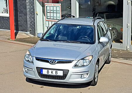 Hyundai i30 Combi Klima 8fach bereift HU/AU 04.2027