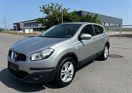 Nissan Qashqai 2.0 4X4/AHK/Sehr Gepflegt/Scheckheft/1a