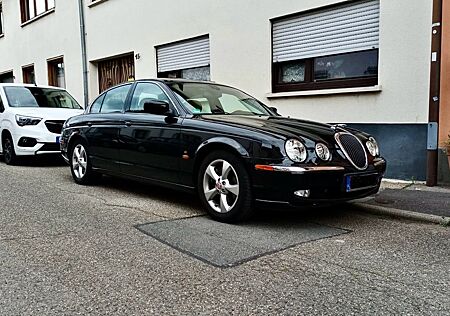 Jaguar S-Type V8 -