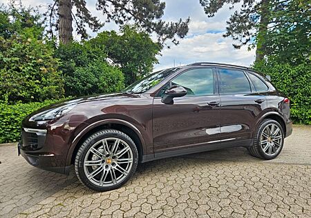 Porsche Cayenne S Diesel Platinum Edition wenig KM