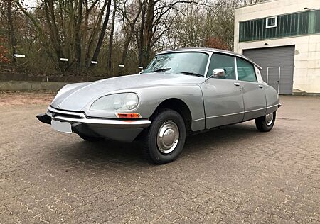 Citroën DS 20 D Super Göttin sucht Göttin oder Gott...