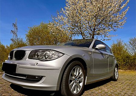 BMW 118i * HU Neu (07/27) * AHK * PDC hinten * SHZ