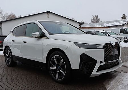 BMW iX 40 xDrive Sport
