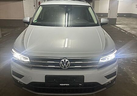 VW Tiguan Allspace Volkswagen 2.0 TSI 132kW DSG 4MOTION Co...