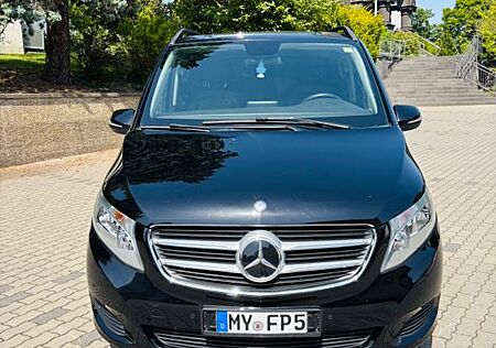 Mercedes-Benz V 220 d extra Lang Automatik 8 Sitze Leder