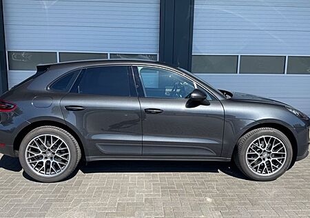 Porsche Macan Garantie Scheckheftgepflegt