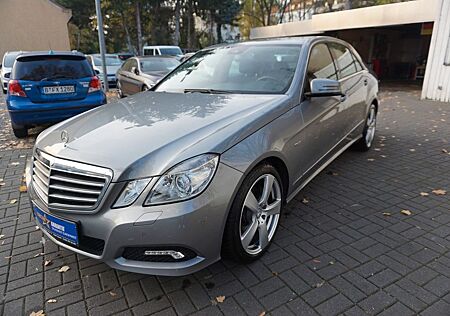 Mercedes-Benz E 300 CDI AVANTGARDE*AMG*SHZ*NAVI*XENON*1HAND*