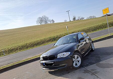 BMW 116i - High End Alpine Anlage/Navi