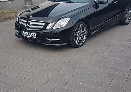 Mercedes-Benz E 200 Cabriolet BlueEFF. ELEGANCE ELEGANCE